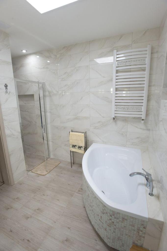 Apartamenty Pod Fortami Przemyśl Buitenkant foto